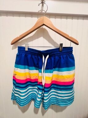 Chubbies Men’s Medium SwimTrunks 5.5” inseam length. EUC. Retails for $69